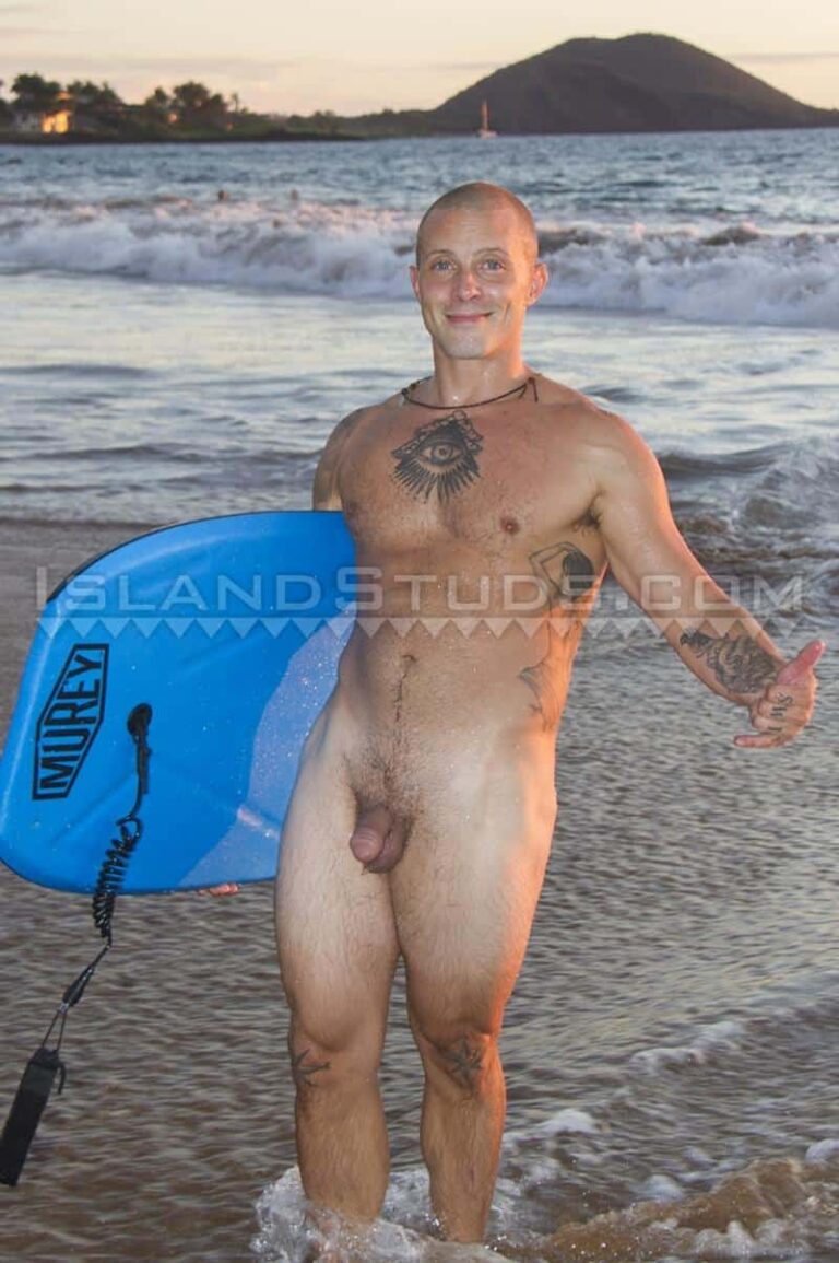 Sexy shaved headed 32 year old American Barrett surfs nude wanking out a huge cum load dripping down abs 0 gay porn pics 768x1155 - Sexy shaved headed 32 year old American Barrett surfs nude wanking out a huge cum load dripping down his abs
